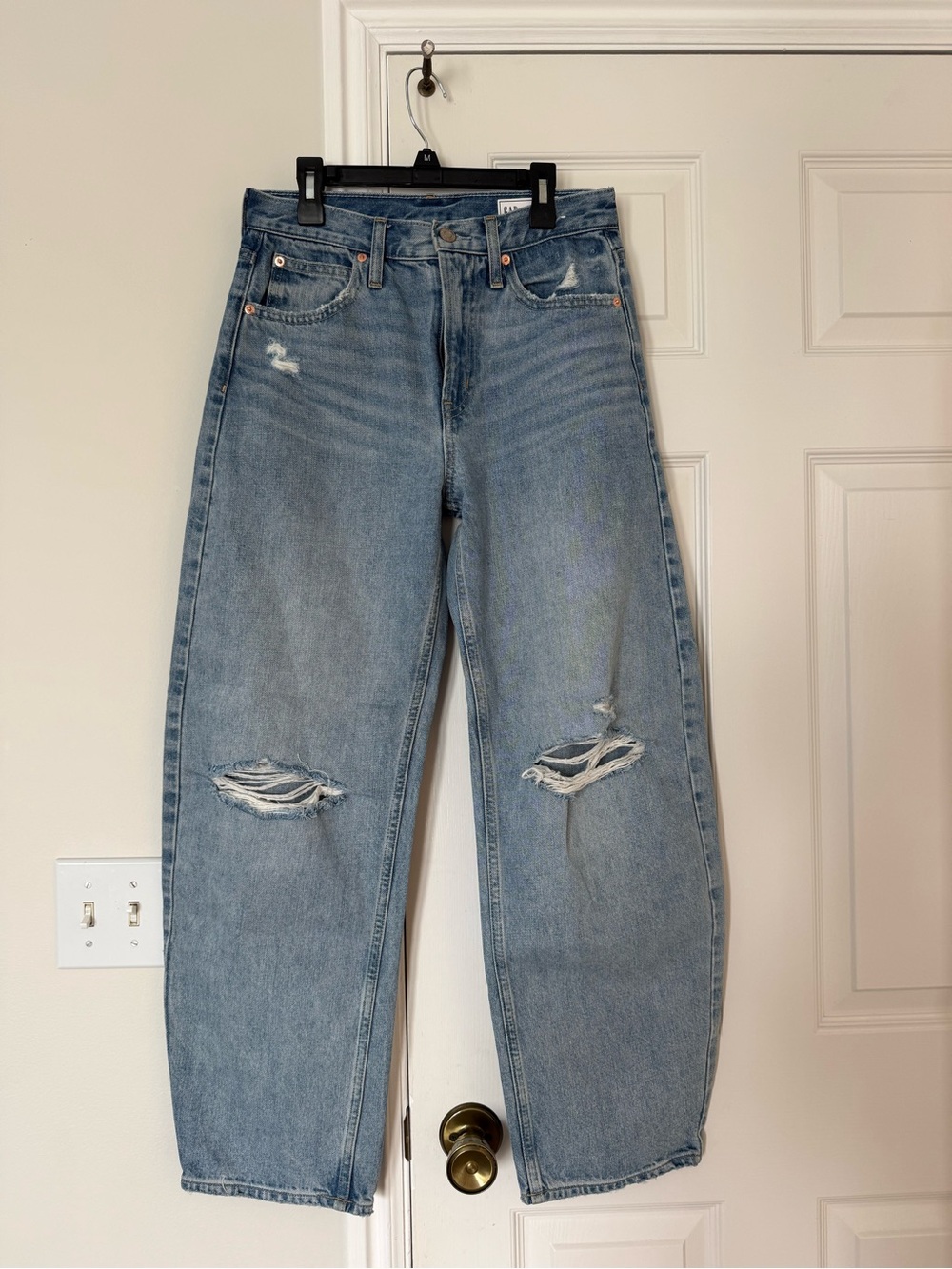 GAP Barrel Jeans - Light Blue Distressed